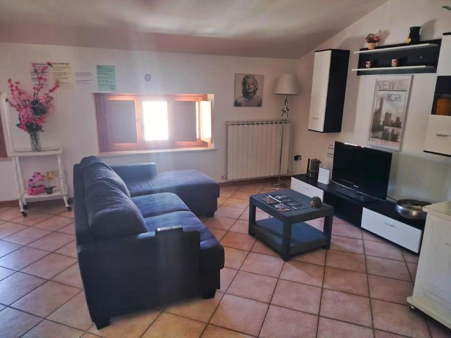 B&B Via Roma N. 12 Valfabbrica 外观 照片